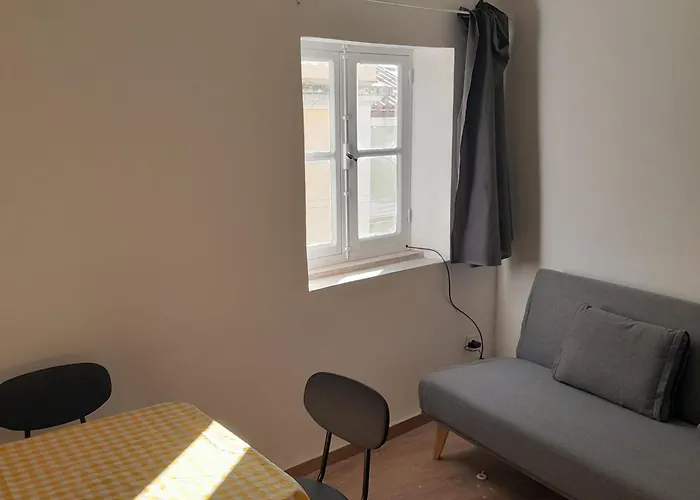 Chiado Carmo Sunny Lisboa