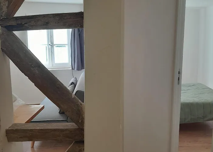 Chiado Carmo Sunny شقة