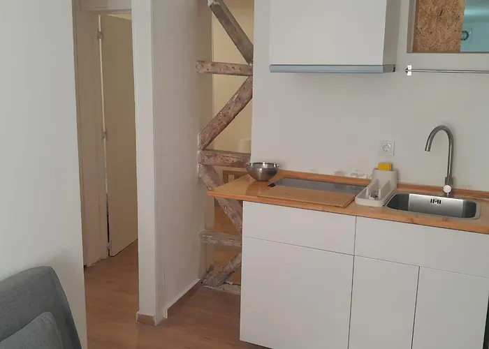 Chiado Carmo Sunny Lisboa